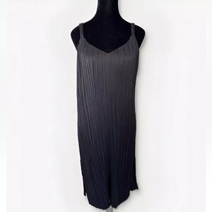 Aritzia Dress Little Moon XS Black Pleated Midi Party Holidays Grunge Rocker 90s